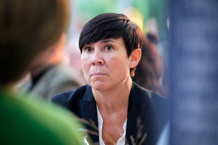 Kaller Inn Til Redegj relse I Stortinget TV 2