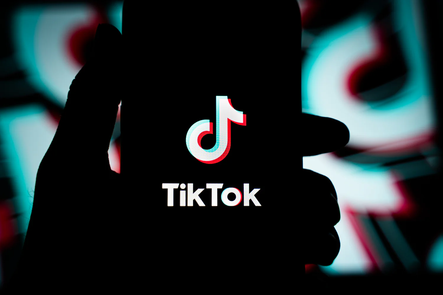 Canada forbyr TikTok på offentlig ansattes jobbtelefoner TV 2 Canada forbyr TikTok på offentlig ansattes jobbtelefoner TV 2