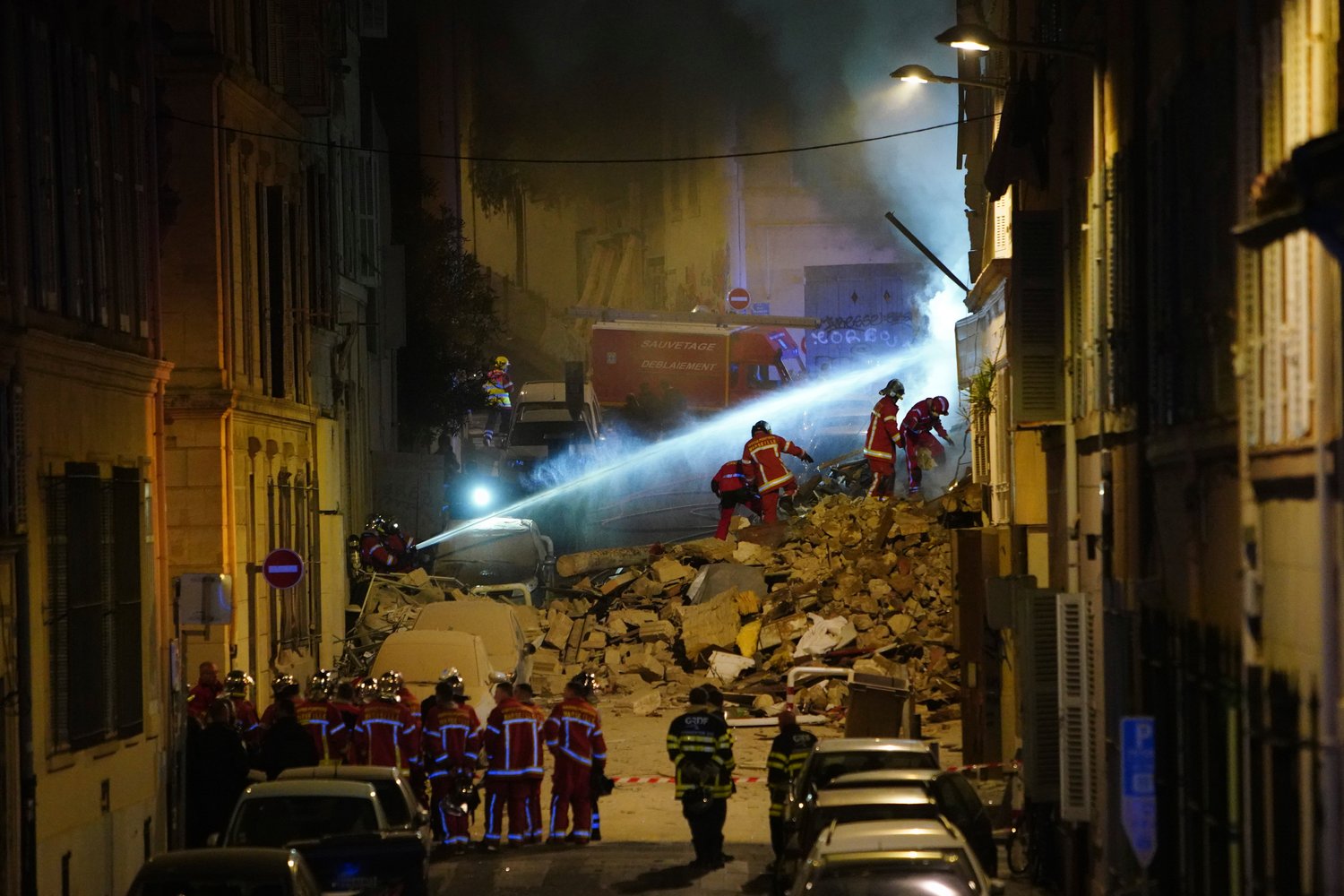 Atte Collapsed Åtte savnet etter bygningskollaps i Marseille - TV 2