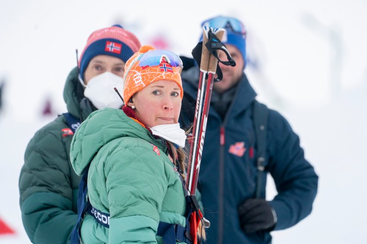 - È triste che ci troviamo in una situazione simile, dice l'allenatore della nazionale Monica Kora a TV 2.