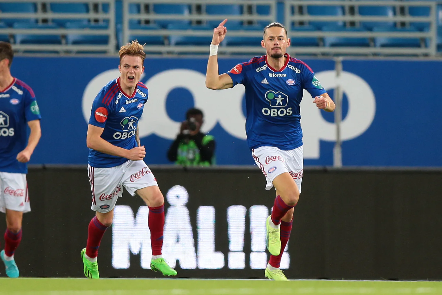 Debutanten Layouni holdt Häcken på tabelltopp - TV 2