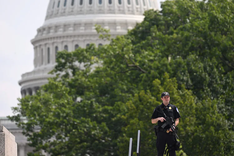 USA: Senatet i USA ble nedstengt etter melding om skyting – trolig ...