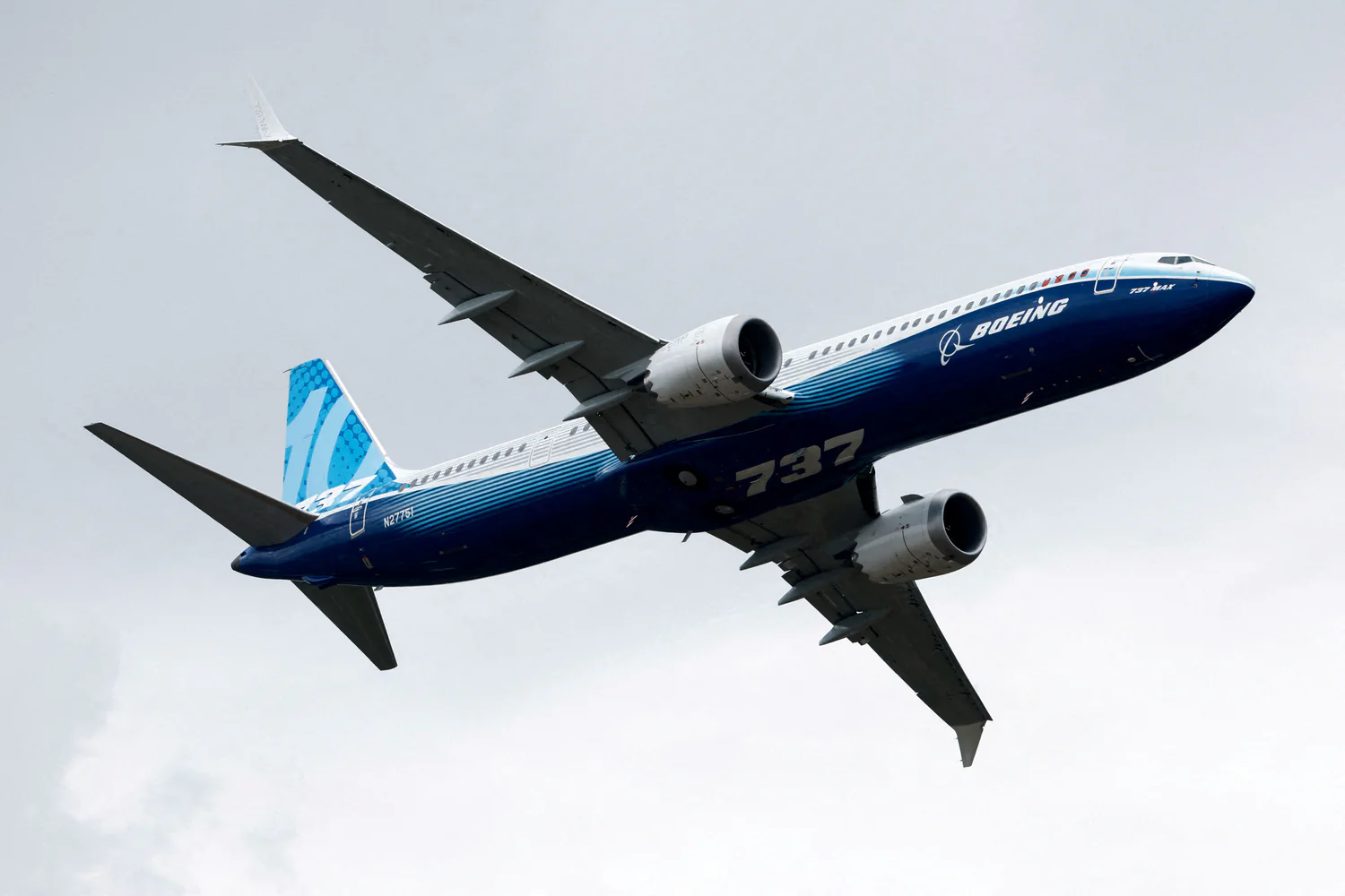 Fant en løs skrue - ber om inspeksjon av alle 737 Max jets - TV 2
