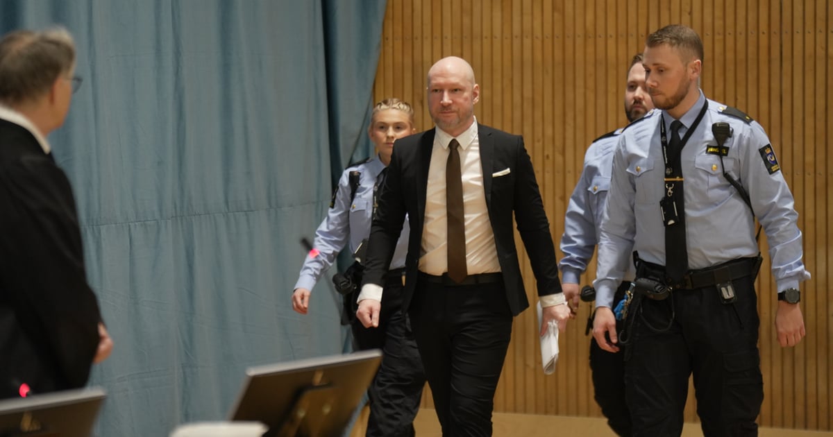 Anders Behring Breivik på plass i retten: – Han er like farlig i dag - TV 2