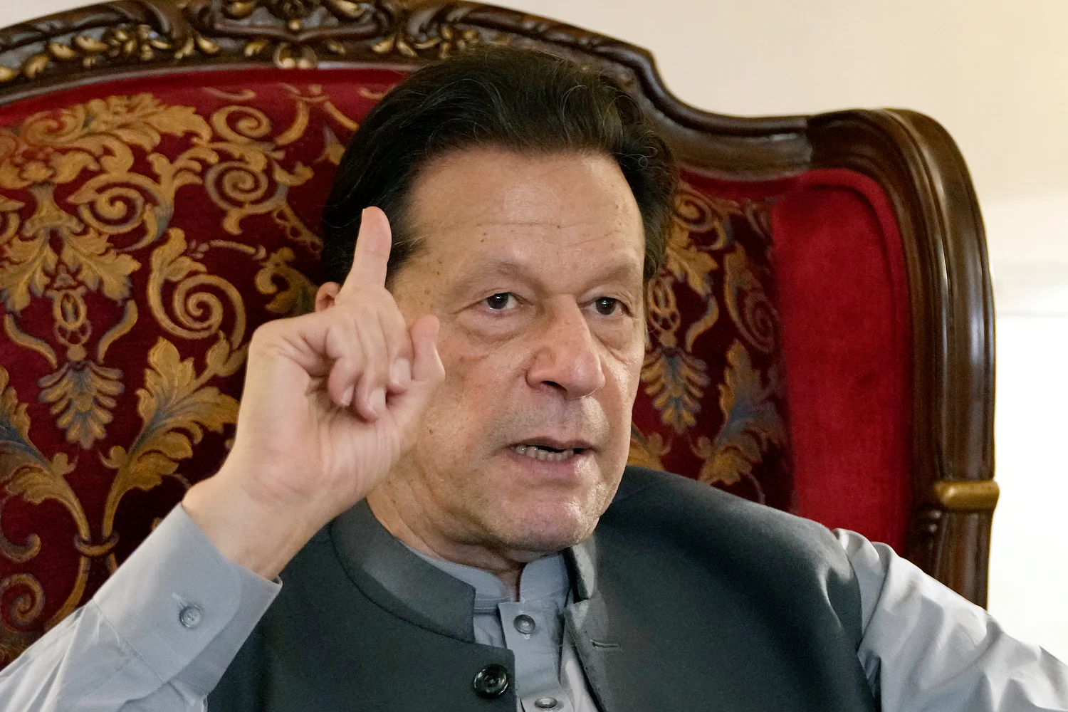 Pakistan: Eksstatsminister Imran Khan dømt til ti års fengsel - TV 2