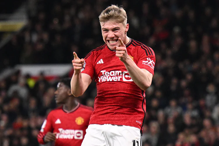 Rasmus Højlund endte måltørken i etterlengtet Manchester United-seier - TV 2