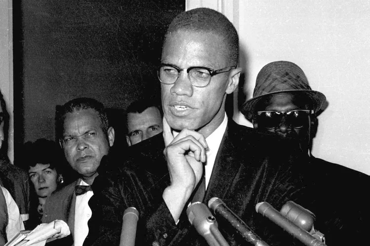 Borgerrettighetsforkjemperen Malcolm X under en pressekonferanse i Washington D. C: i mai 1963. Foto: AP / NTB
