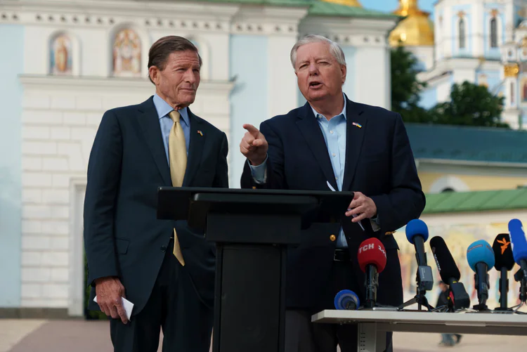 Trump lifts Russia sanctions indefinitely