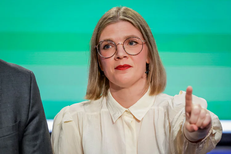 Rødt med krav til Ap: Full stans i vindkraftutbygging - TV 2