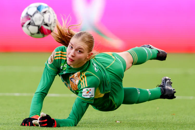 Keeper forlater Vålerenga-kvinnene - TV 2 Keeper forlater Vålerenga-kvinnene - TV 2