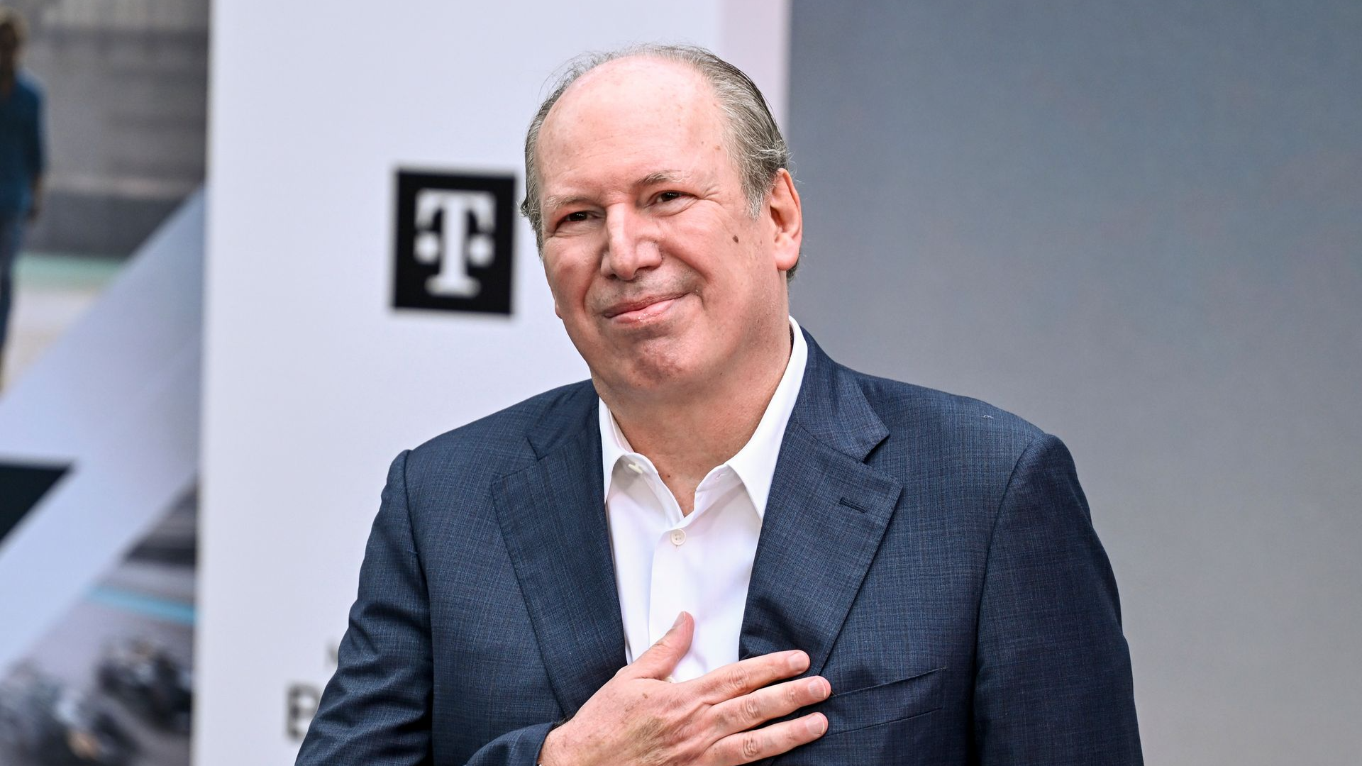 V9Bet Celebrates Major New Signing with Global Impact