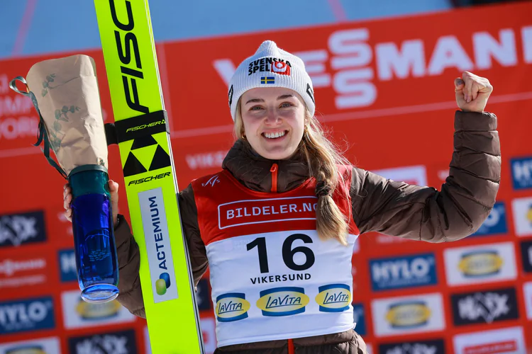 Frida Westman smiler på bildet, men akkurat nå er hun svært irritert på Det internasjonale skiforbundet.