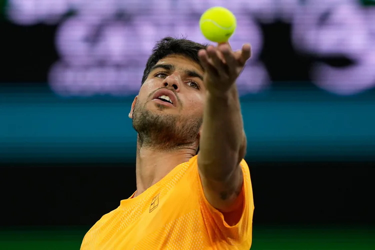 Carlos Alcaraz har trukket seg fra storturneringen Madrid Open som følge av en håndleddsskade. Foto: Mark J. Terrill, AP / NTB