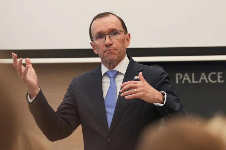 Eide om Iran-angrep: Fortsatt håp om fredsavtale - TV 2