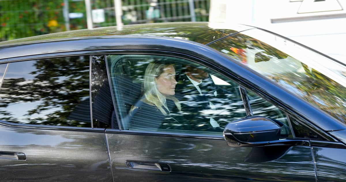 dronning-sonja-og-kronprinsparet-er-p-rikshospitalet-tv-2