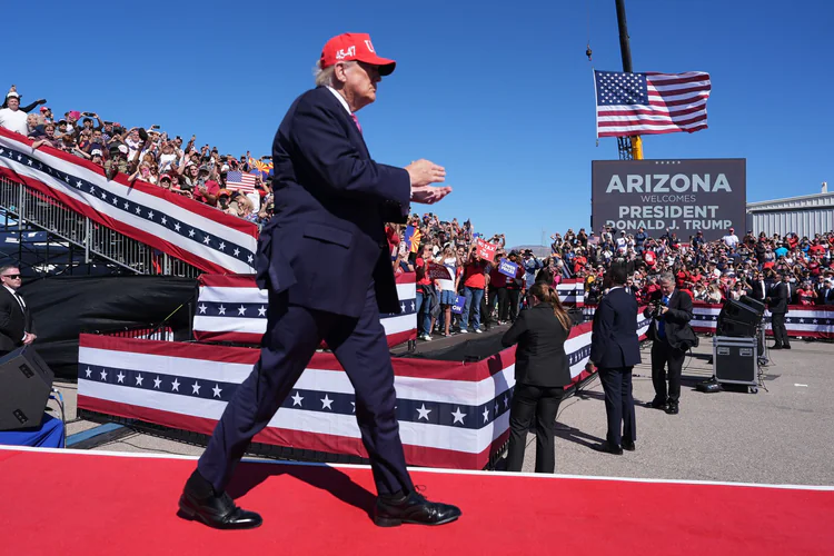 Trump: Folk som lekker informasjon burde skytes - TV 2